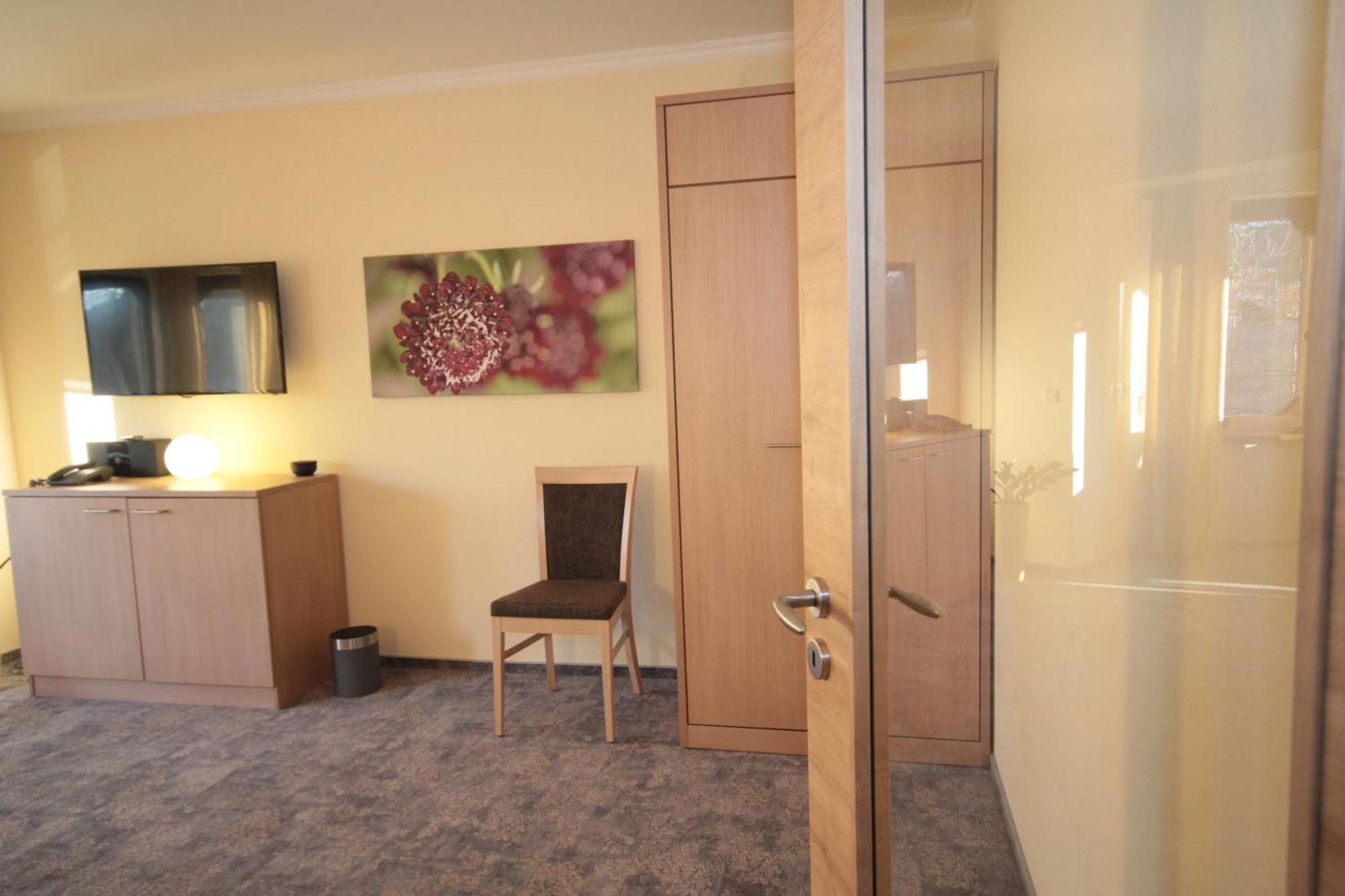 Cafe Schneidewind Hotel บัดเพอร์ทอนท์ ภายนอก รูปภาพ