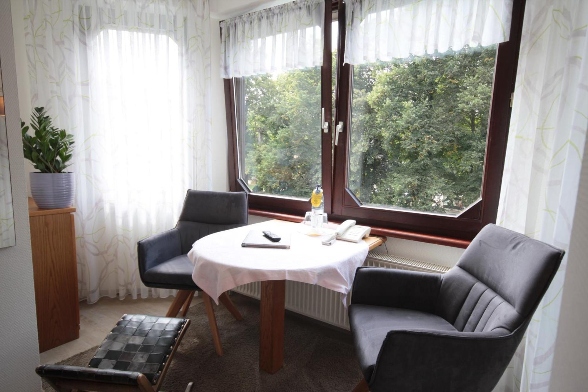 Cafe Schneidewind Hotel บัดเพอร์ทอนท์ ภายนอก รูปภาพ